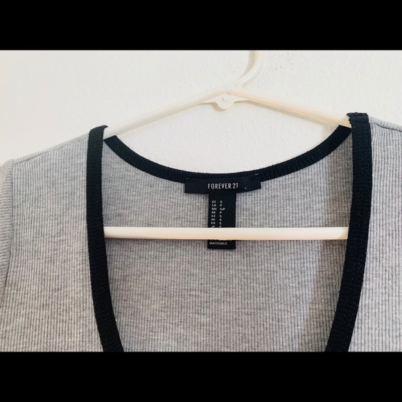 U-neck body suit, with black around the neck - Picture 3 of 3